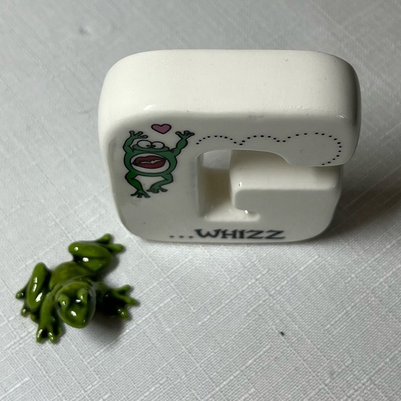 Frog Decor & Letter G with WHIZZ - White and Green. Fun. G-WHIZZ - Picture 3 of 6